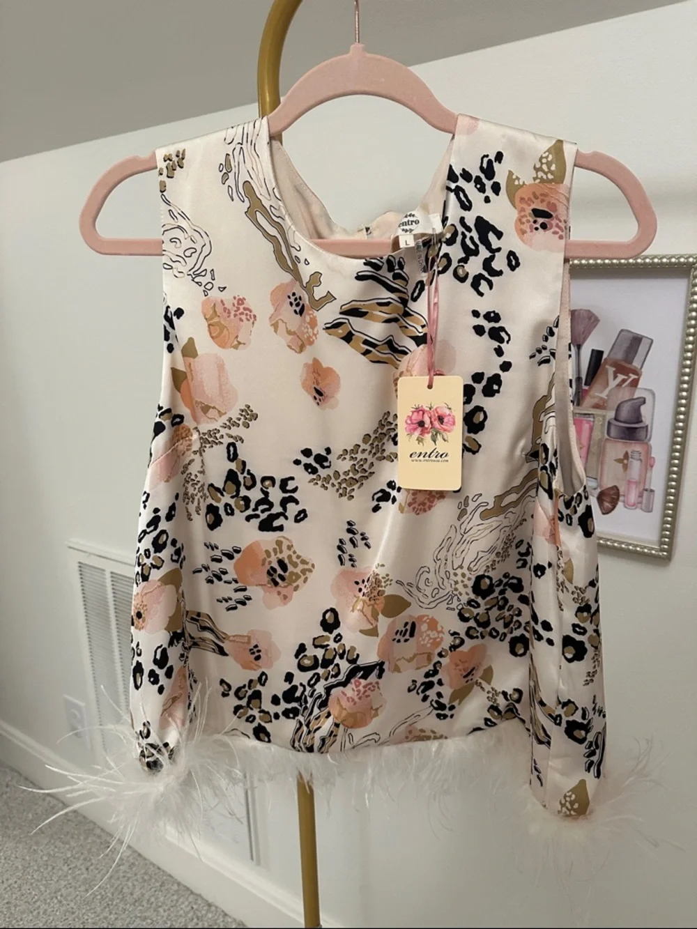 entro Cream Floral & Leopard Feather-Hem Sleeveless Top - Picture 1 of 9